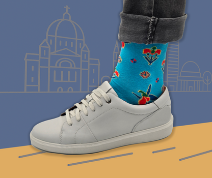 Karabakh Blue – Chaussettes en coton de créateur inspirées du bulbul de Khari. Un témoignage d'amour et de transformation.